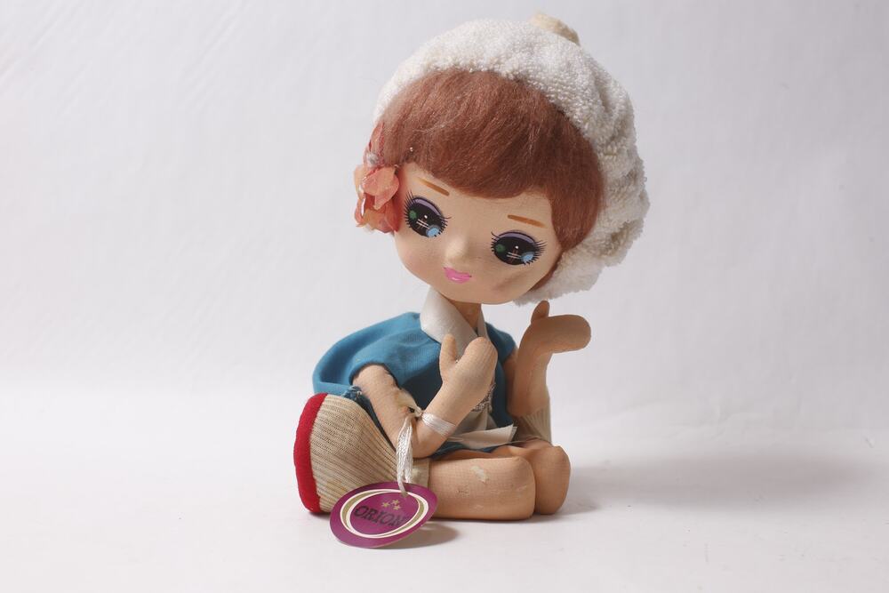 1960s Japanese Pose Doll Brown Hair Blue Dress and White Hat ~ 260826-WH 1309